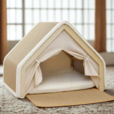 Maison pour chat Petvilla beige dans salon Lewen