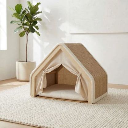 Maison pour chat Petvilla beige sur tapis blanc Lewen