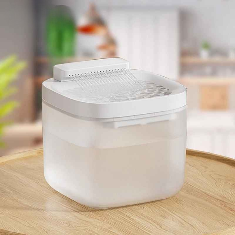 fontaine a eau pour chat blanc Pony